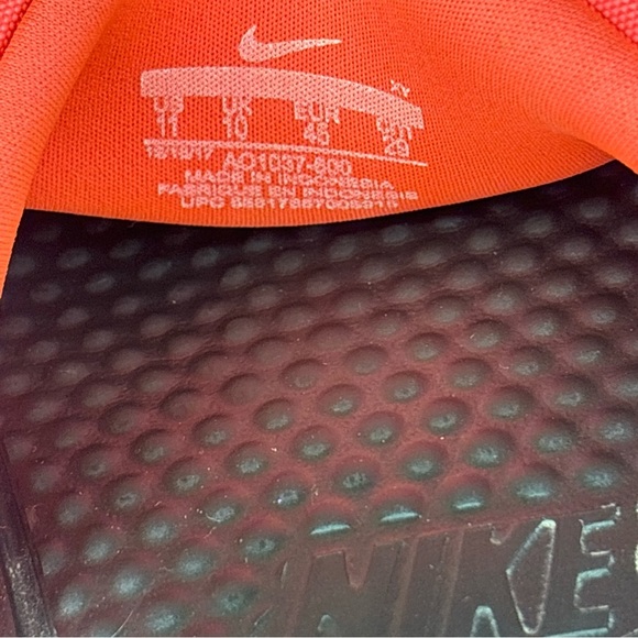 🔥🔥🔥Nike Black and Red Slide Sandals with Purple Accents Size: 11🔥🔥🔥 - Picture 7 of 9